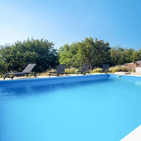 Mazor By Interhome بيت للعطل