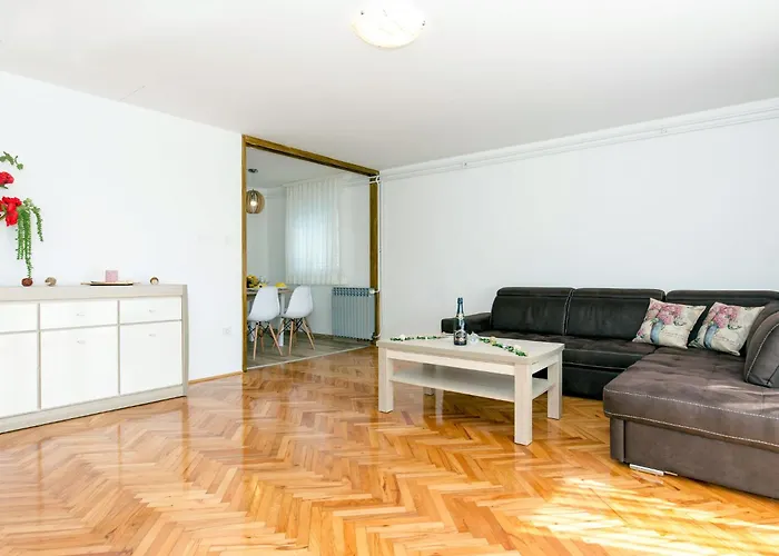 Semesterbostad Mazor By Interhome