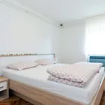Mazor By Interhome בריביר