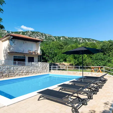 Mazor By Interhome Nyaraló